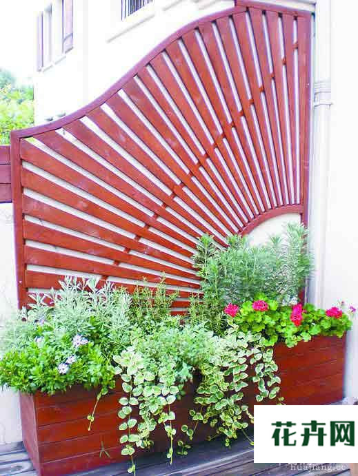 极具艺术气息的种植箱是装饰露台、阳台的利器。