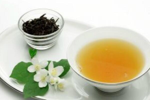 茉莉茶的功效与禁忌，排毒养颜、除口臭去肺热